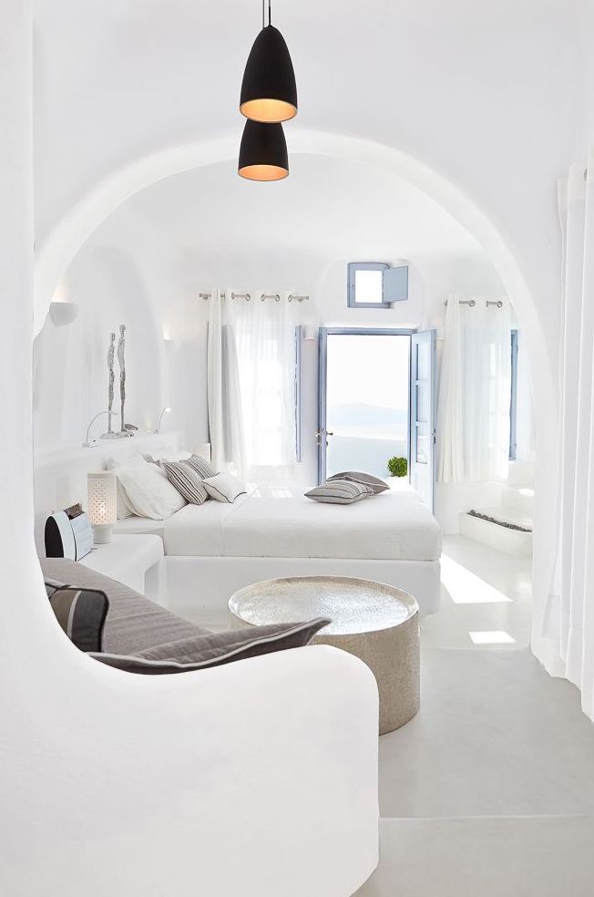 Greek Island Decor Ideas: Grey & Blue Patterns Combined with Vintage  Furniture | Interiores de casa de playa, Interiores de cabañas, Casas  costeras
