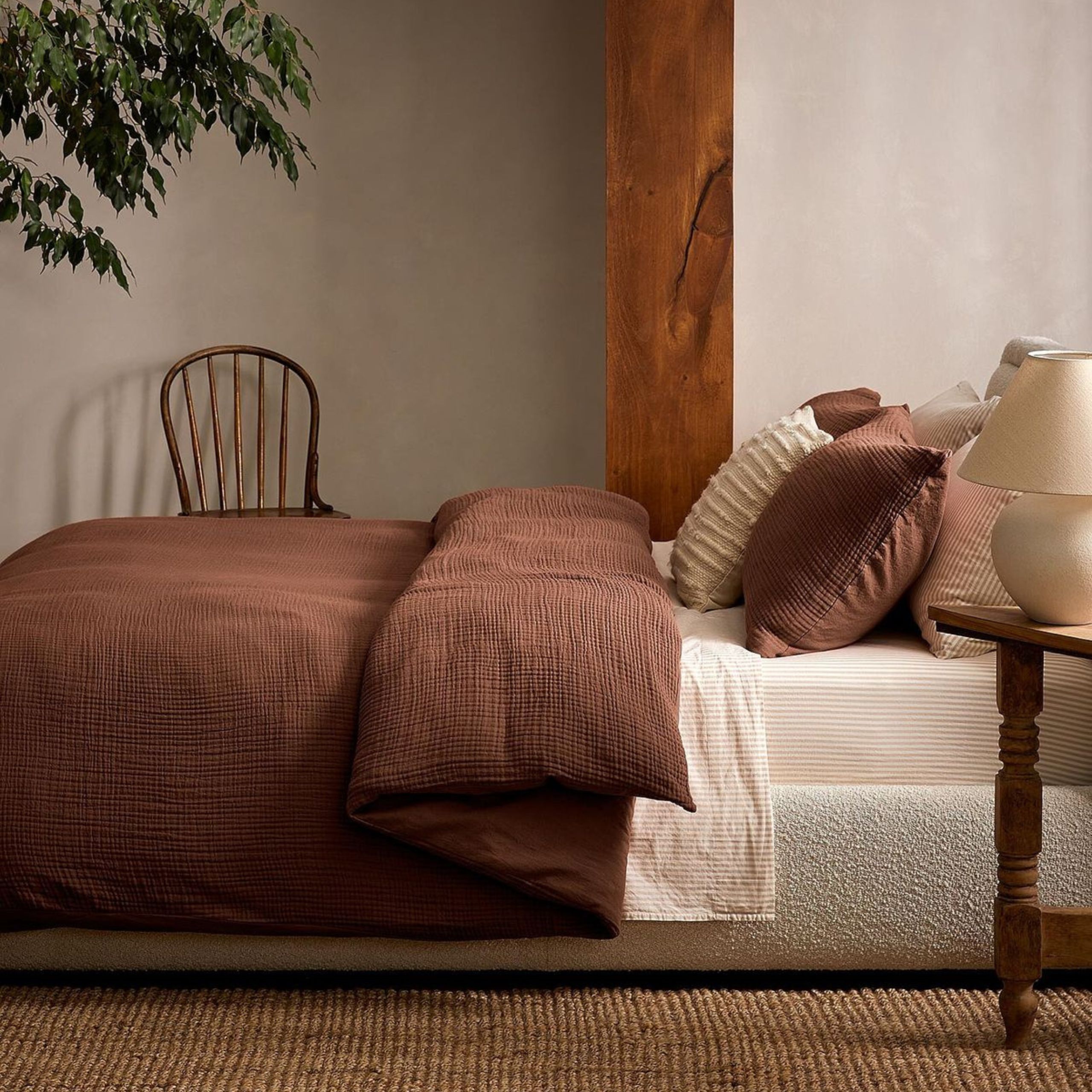 A bespoke bedroom decorated according to the interior design trends for fall 2025.