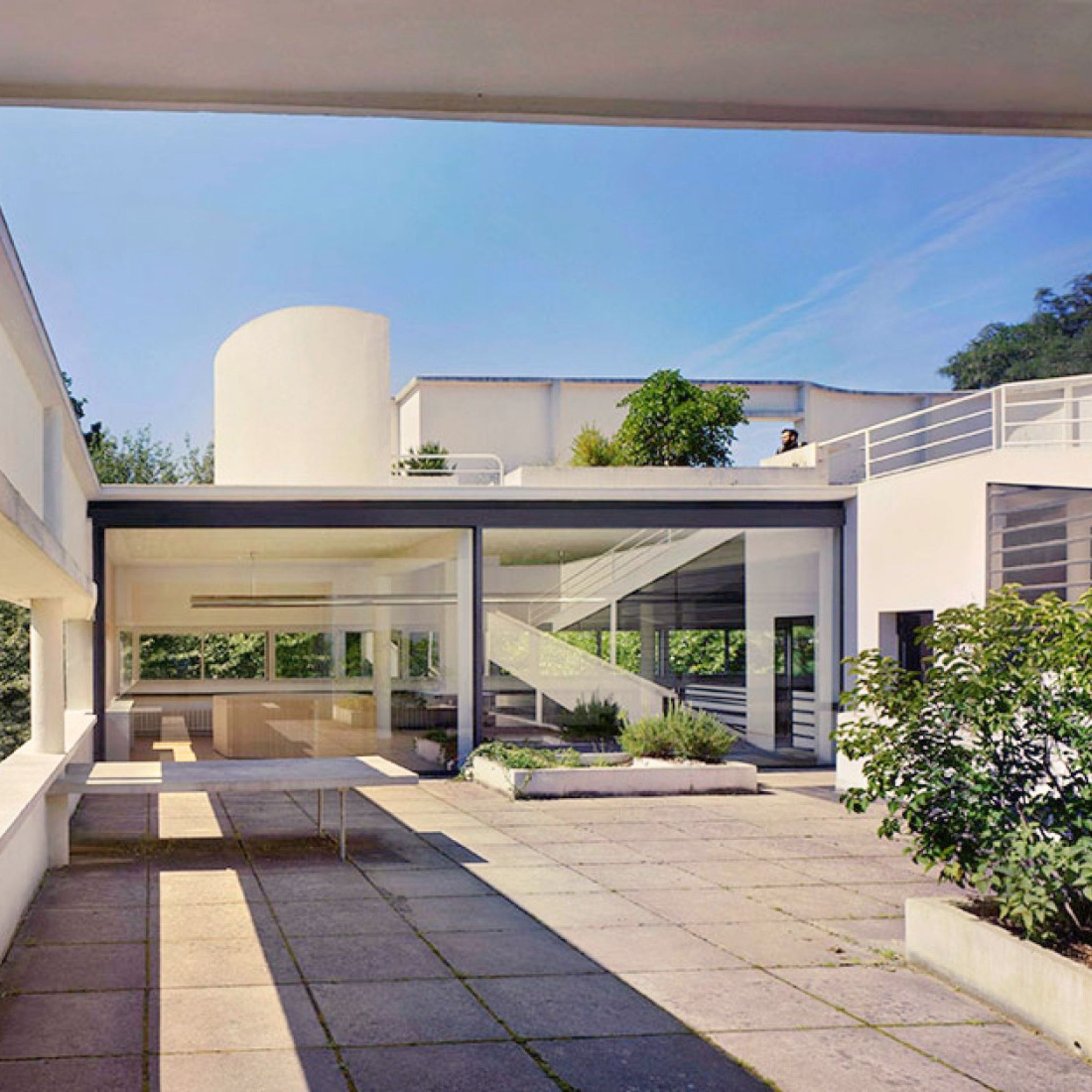 The rooftop garden of Villa Savoye highlights Le Corbusier’s vision of reconnecting architecture with nature, where open terraces and geometric forms create a serene spatial rhythm that continues to influence modern luxury furniture, inspire bespoke furniture solutions, and shape the clean lines of contemporary furniture.